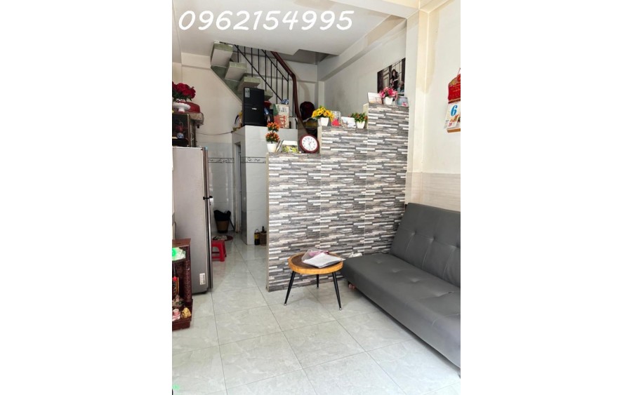3 tầng BTCT - Hẻm thông - Giáp Q.1 - chỉ hơn 3 tỷ4